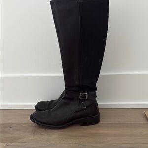 Aquatalia Black Ankle Boots Sleek Leather Design water resistant